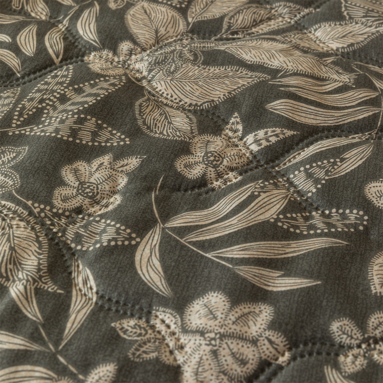 91家纺网 家纺一手货源 找家纺  梵心家纺 2026新款磨毛印花水洗棉夏被夏凉被空调被TEMU跨境爆款被子 墨叶