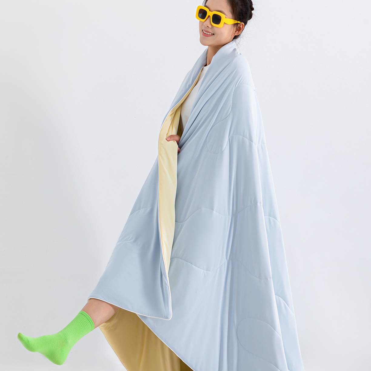 91家纺网 家纺一手货源 找家纺 梵心家纺 2026新款凉感A类氨纶凉感丝夏被（10%氨纶）空调被大豆夏凉被 浅蓝+淡黄