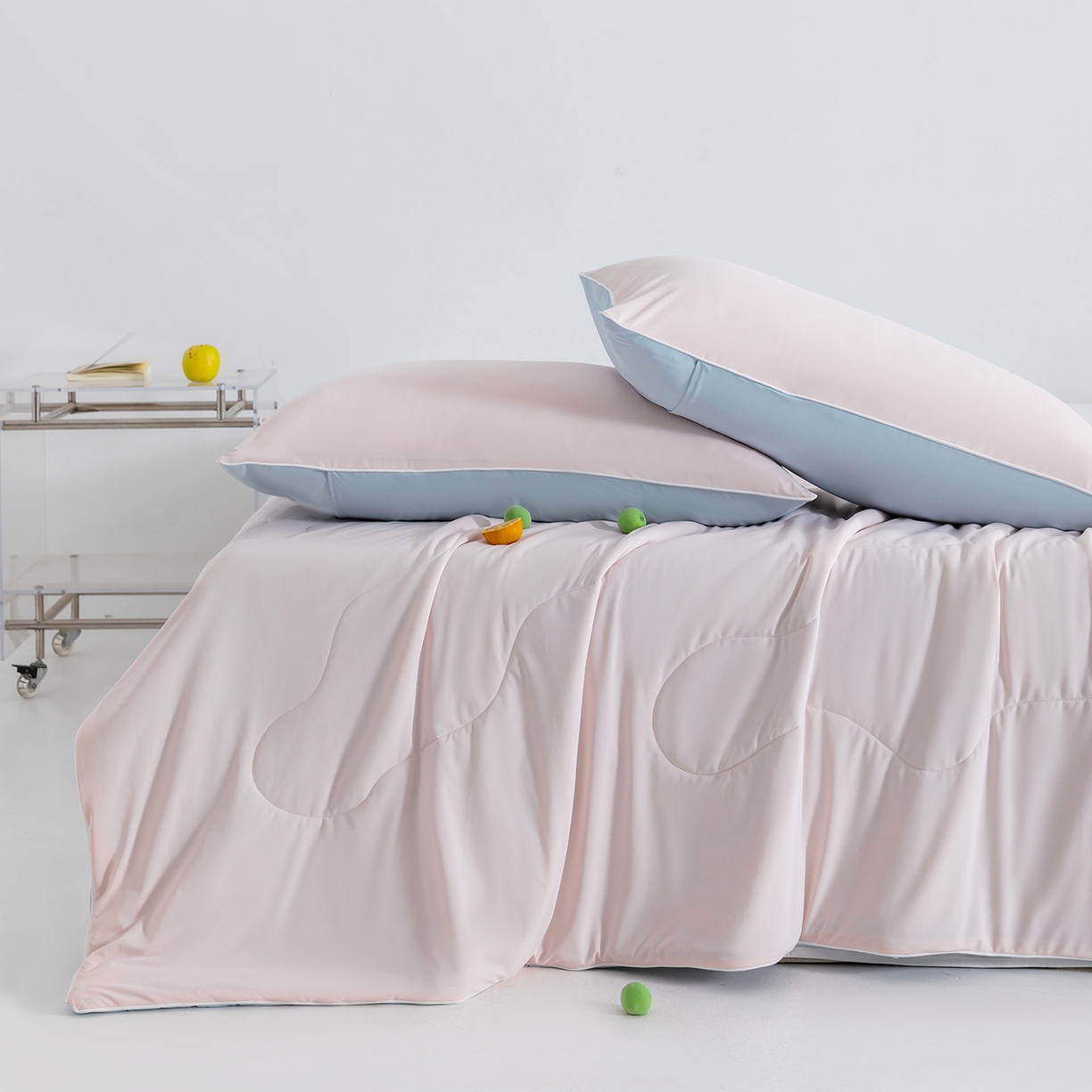 91家纺网 家纺一手货源 找家纺 梵心家纺 2026新款凉感A类氨纶凉感丝夏被（10%氨纶）空调被大豆夏凉被 冰莓粉+浅蓝