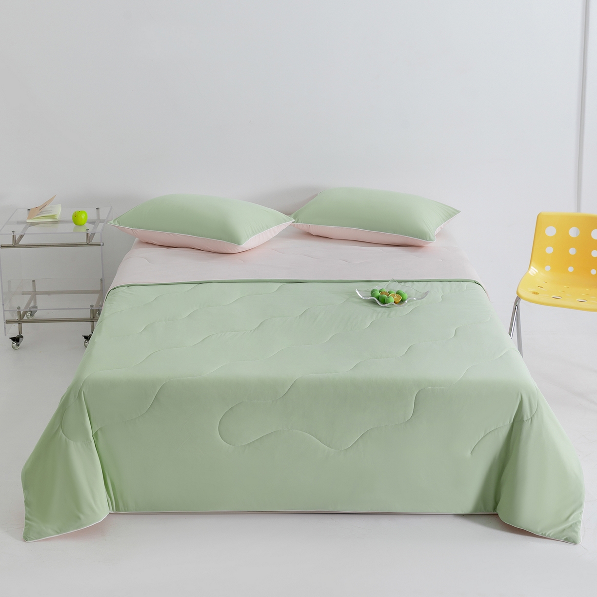 91家纺网 家纺一手货源 找家纺 梵心家纺 2026新款凉感A类氨纶凉感丝夏被（10%氨纶）空调被大豆夏凉被 果绿+冰莓粉