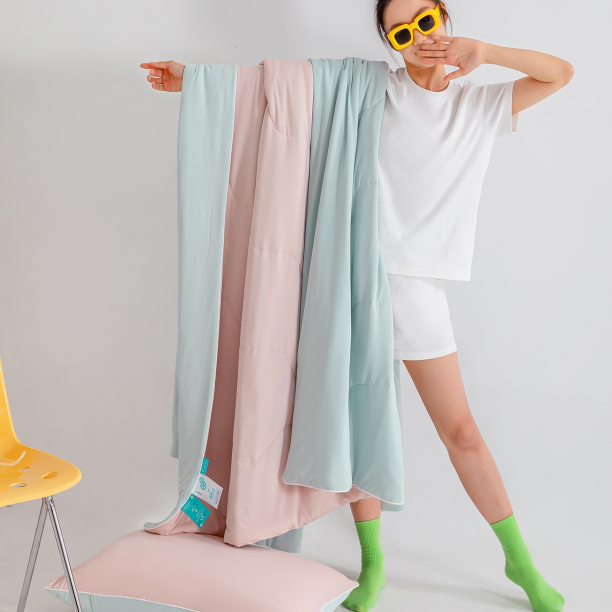 91家纺网 家纺一手货源 找家纺 梵心家纺 2026新款凉感A类氨纶凉感丝夏被（10%氨纶）空调被大豆夏凉被 白桃粉+海风兰