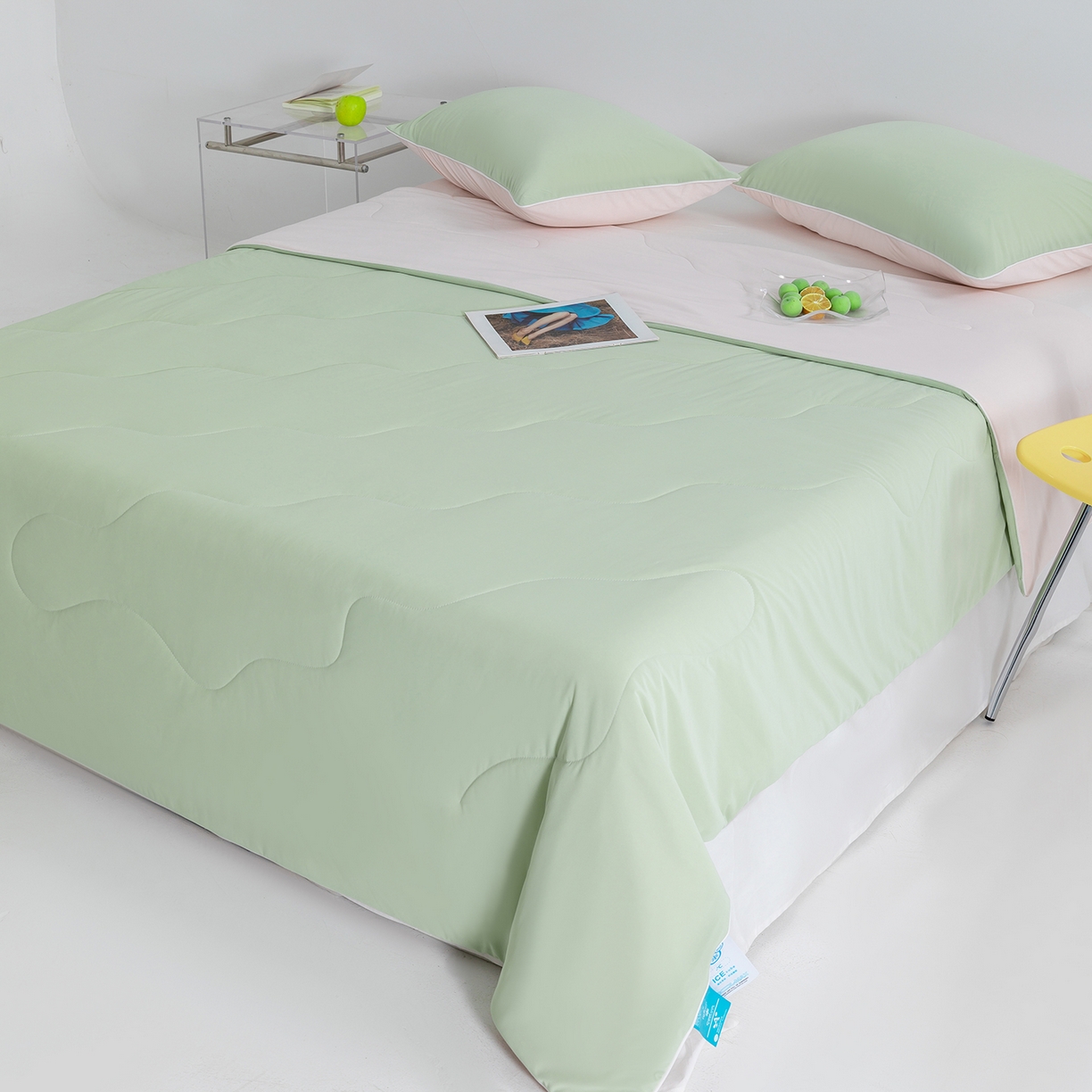 91家纺网 家纺一手货源 找家纺 梵心家纺 2026新款凉感A类氨纶凉感丝夏被（10%氨纶）空调被大豆夏凉被 果绿+冰莓粉