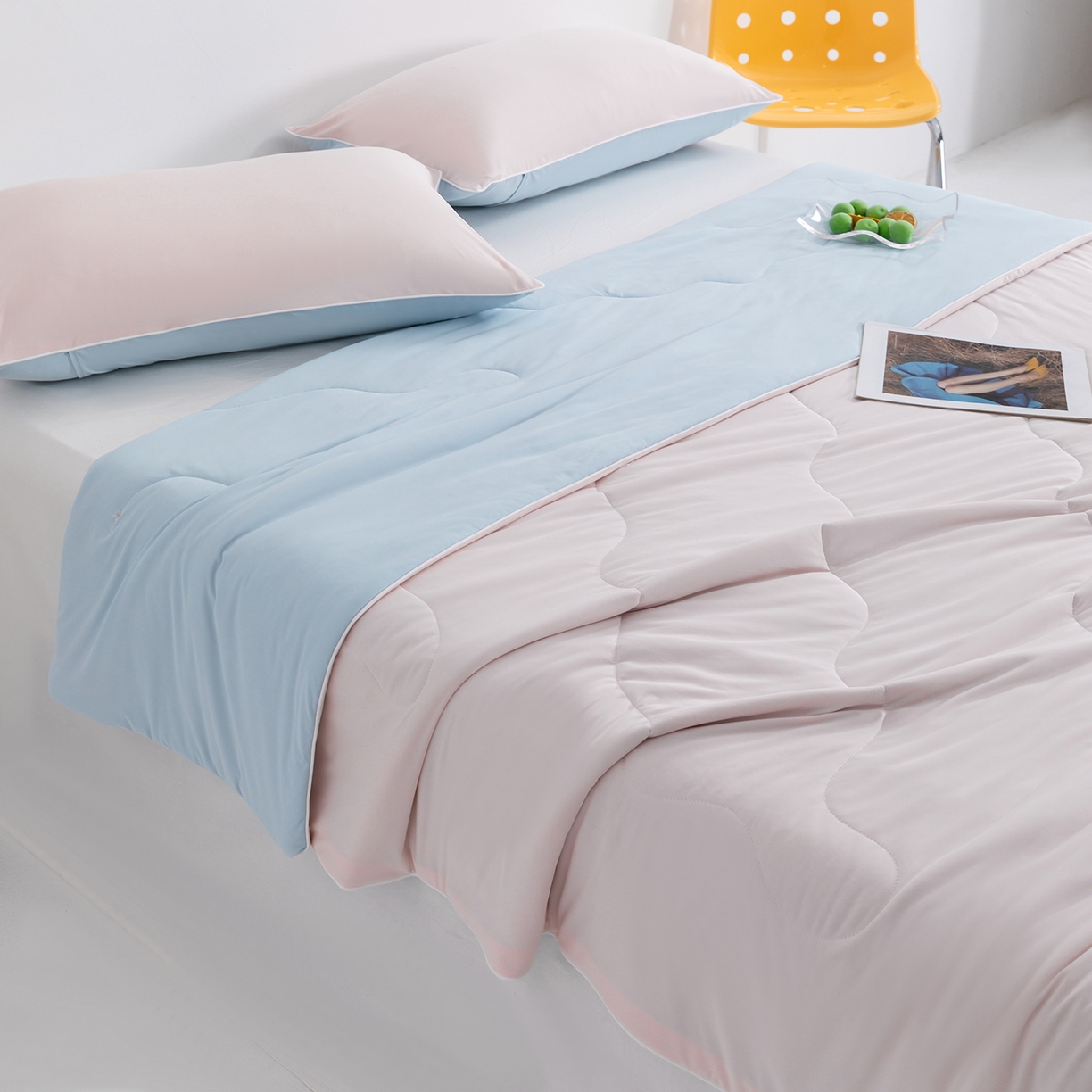 91家纺网 家纺一手货源 找家纺 梵心家纺 2026新款凉感A类氨纶凉感丝夏被（10%氨纶）空调被大豆夏凉被 冰莓粉+浅蓝