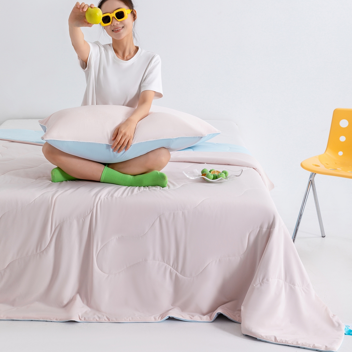 91家纺网 家纺一手货源 找家纺 梵心家纺 2026新款凉感A类氨纶凉感丝夏被（10%氨纶）空调被大豆夏凉被 冰莓粉+浅蓝