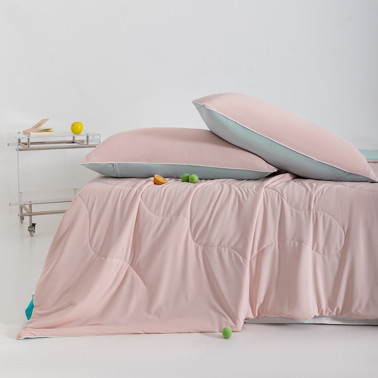 91家纺网 家纺一手货源 找家纺 梵心家纺 2026新款凉感A类氨纶凉感丝夏被（10%氨纶）空调被大豆夏凉被 白桃粉+海风兰