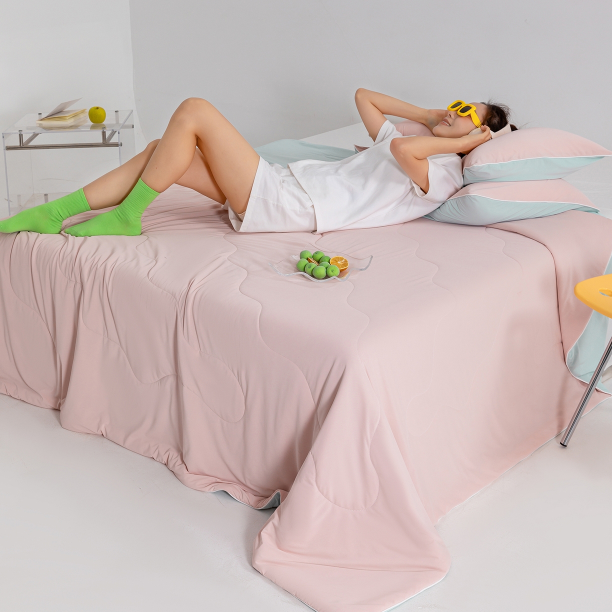 91家纺网 家纺一手货源 找家纺 梵心家纺 2026新款凉感A类氨纶凉感丝夏被（10%氨纶）空调被大豆夏凉被 白桃粉+海风兰