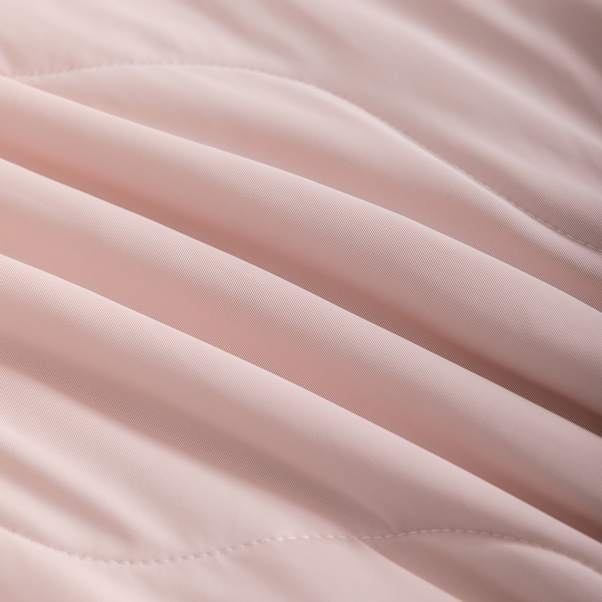 91家纺网 家纺一手货源 找家纺 梵心家纺 2026新款凉感A类氨纶凉感丝夏被（10%氨纶）空调被大豆夏凉被 白桃粉+海风兰