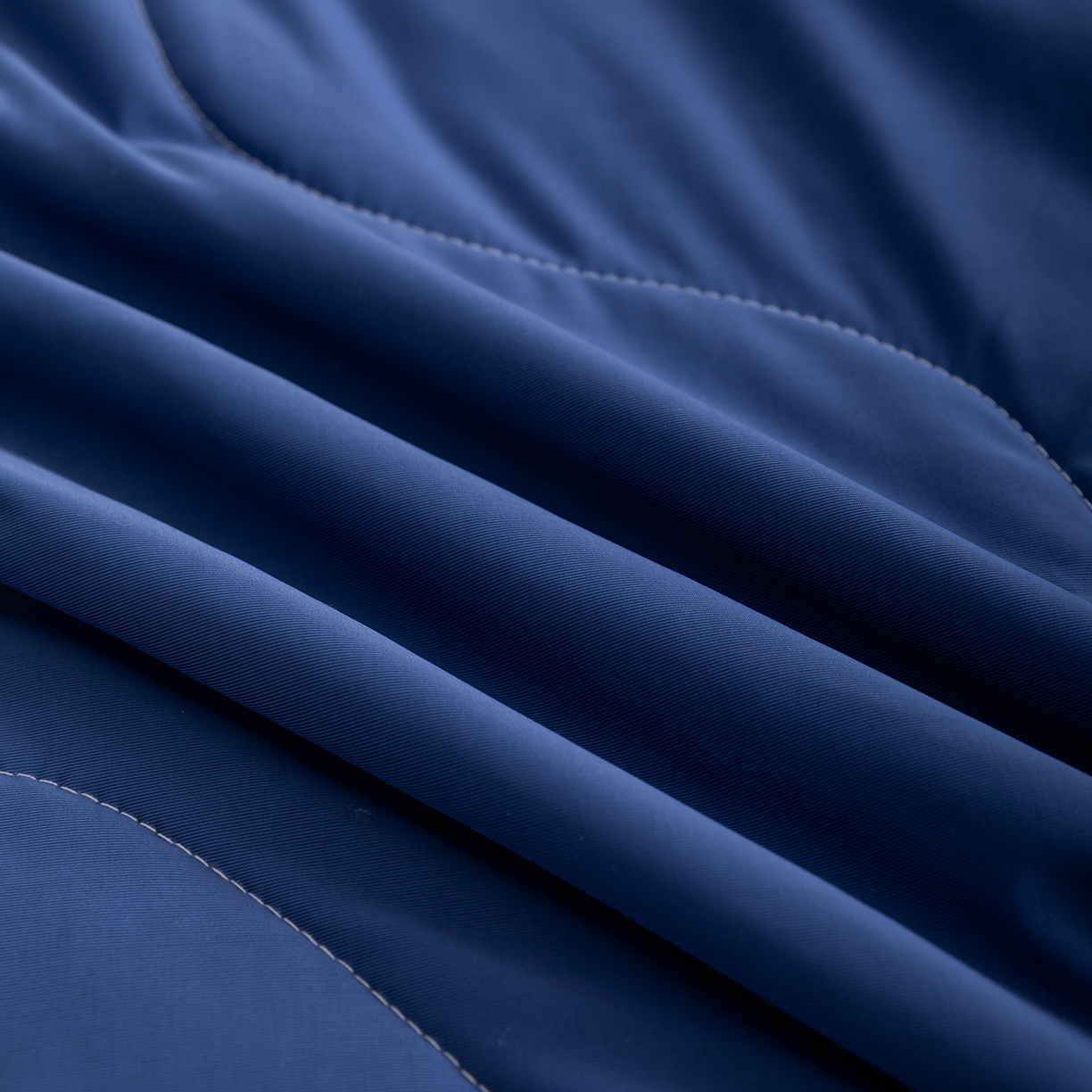 91家纺网 家纺一手货源 找家纺 梵心家纺 2026新款凉感A类氨纶凉感丝夏被（10%氨纶）空调被大豆夏凉被 深睡蓝por