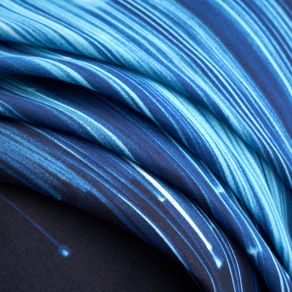 91家纺网 家纺一手货源 找家纺 馨乐家纺 2026新款亲肤舒适印花单床单 随风