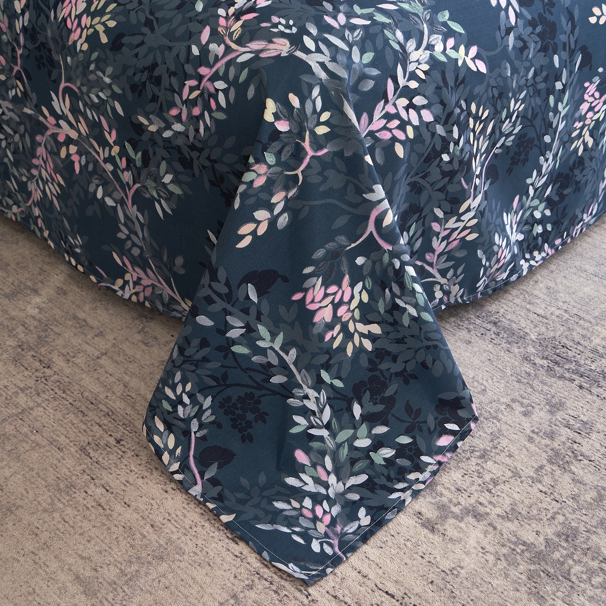 91家纺网 家纺一手货源 找家纺 馨乐家纺 2026新款亲肤舒适印花单床单 海棠