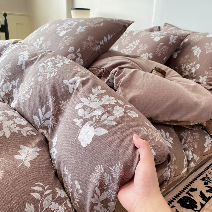 91家纺网 家纺一手货源 找家纺 红日子纺织品 2026春夏云感复古+小清新皱皱纱四件套 锦绣-卡