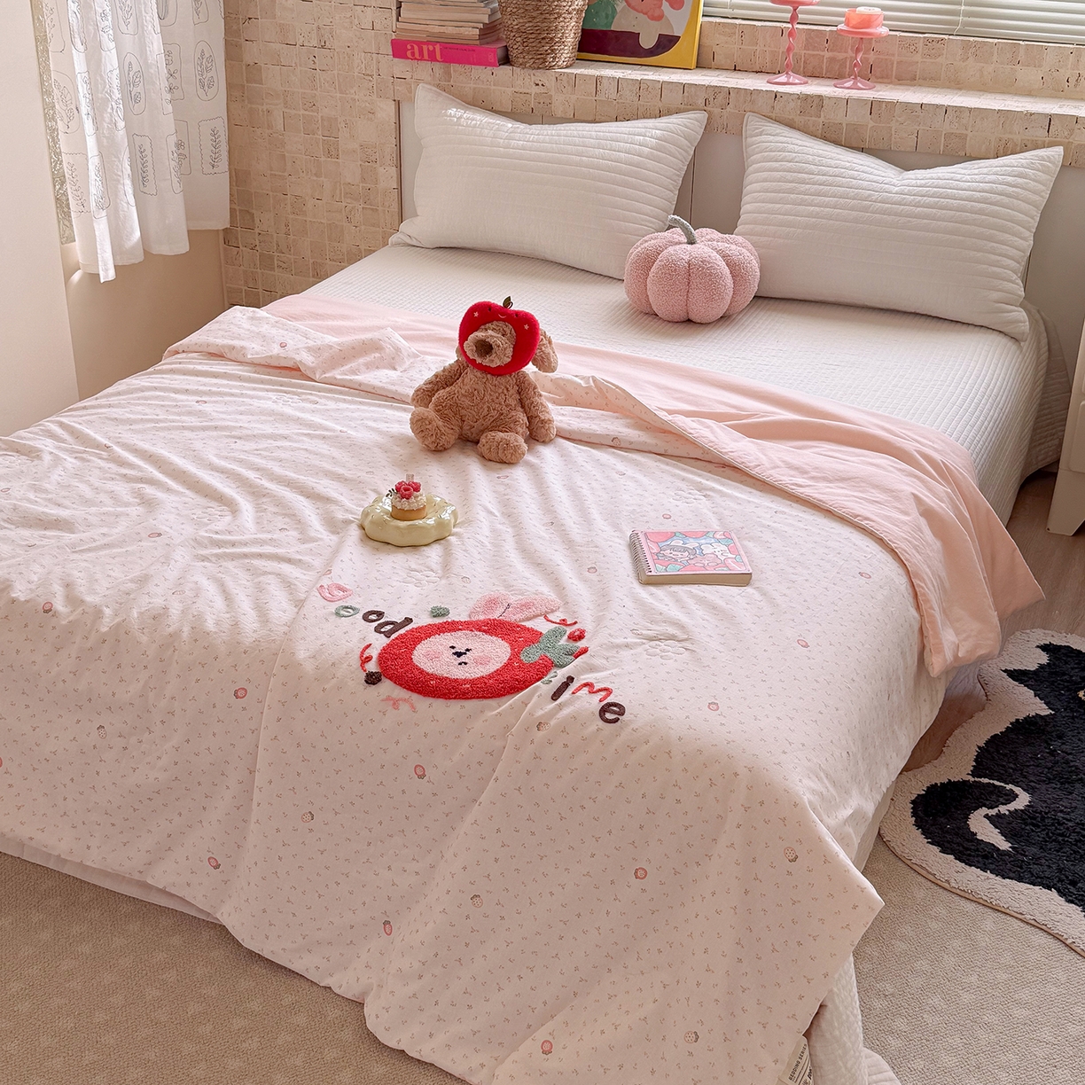 91家纺网 家纺一手货源 找家纺 有货 2026新款棉麻提花印花毛巾绣夏被春秋被被子被芯-甜趣 草莓兔