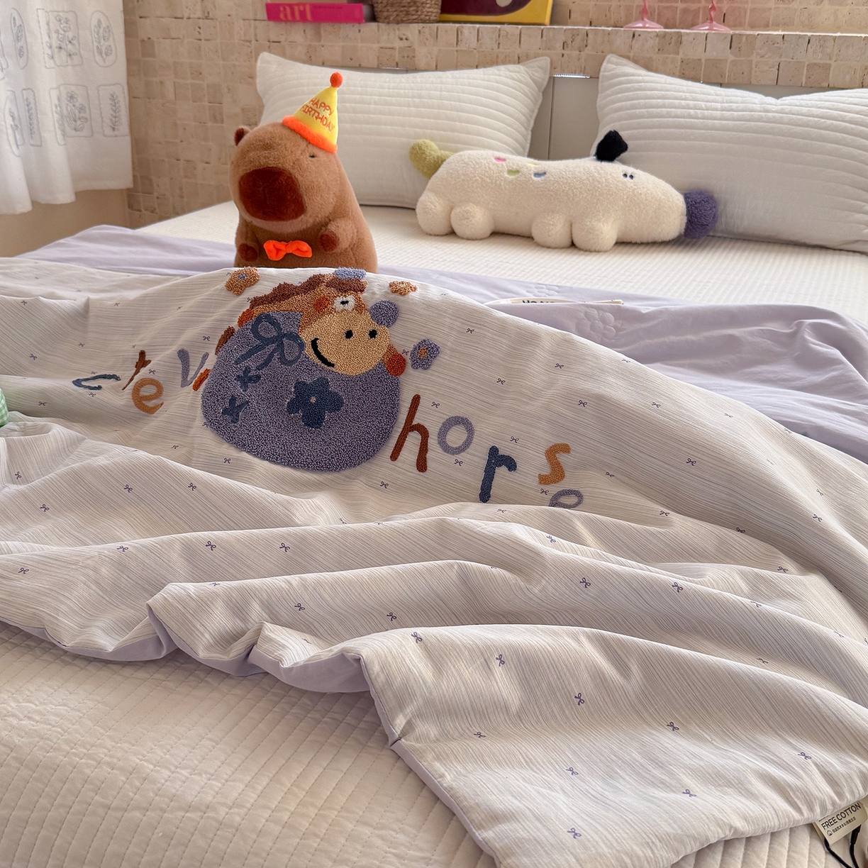 91家纺网 家纺一手货源 找家纺 有货 2026新款棉麻提花印花毛巾绣夏被春秋被被子被芯-甜趣 蓝莓马