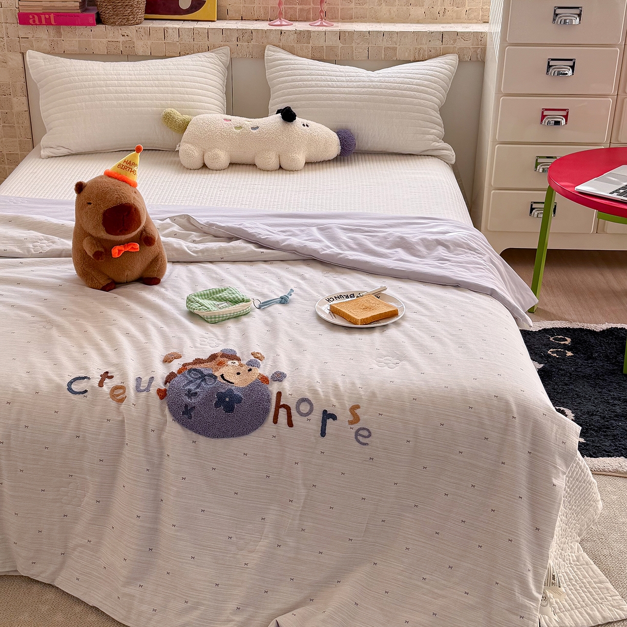 91家纺网 家纺一手货源 找家纺 有货 2026新款棉麻提花印花毛巾绣夏被春秋被被子被芯-甜趣 蓝莓马