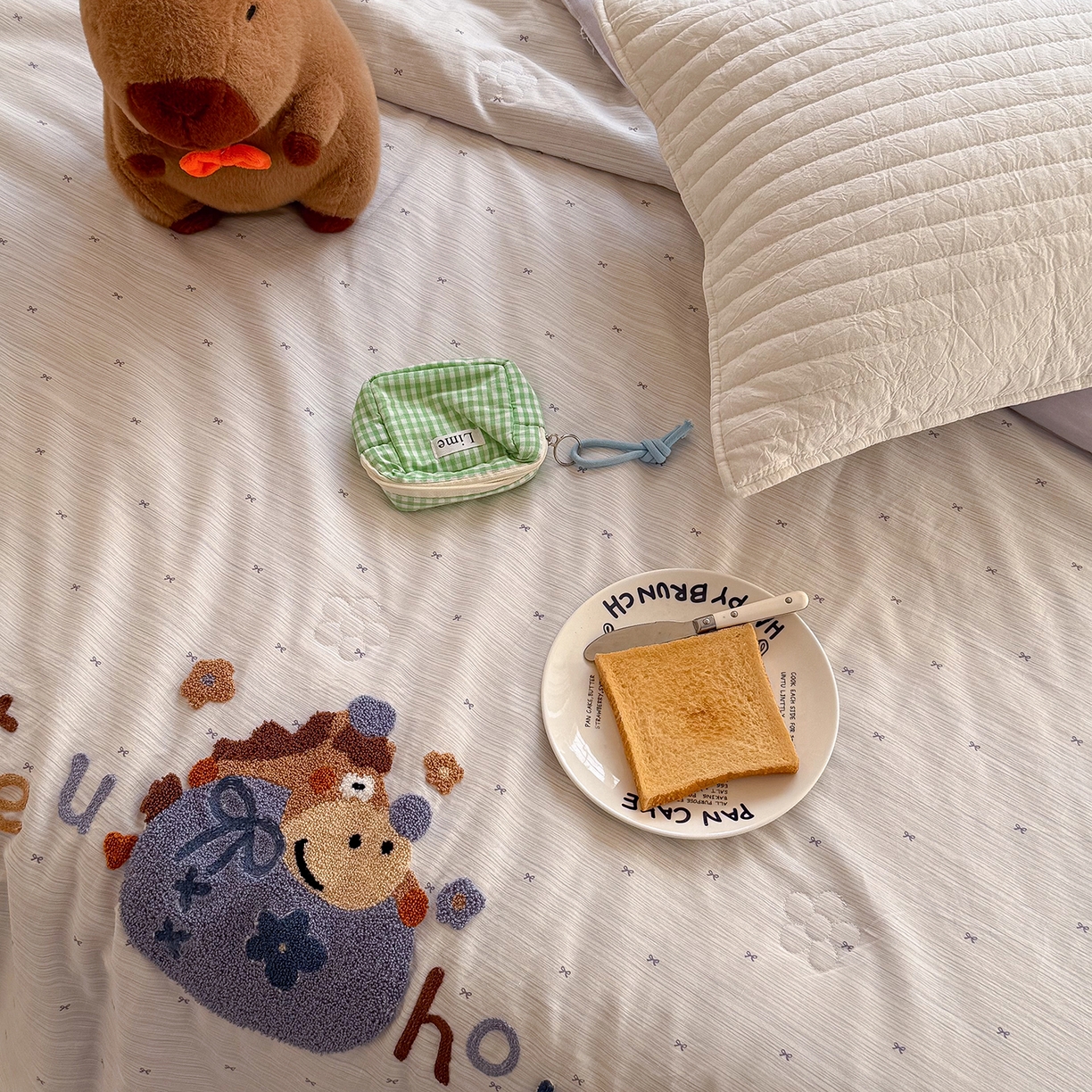 91家纺网 家纺一手货源 找家纺 有货 2026新款棉麻提花印花毛巾绣夏被春秋被被子被芯-甜趣 蓝莓马