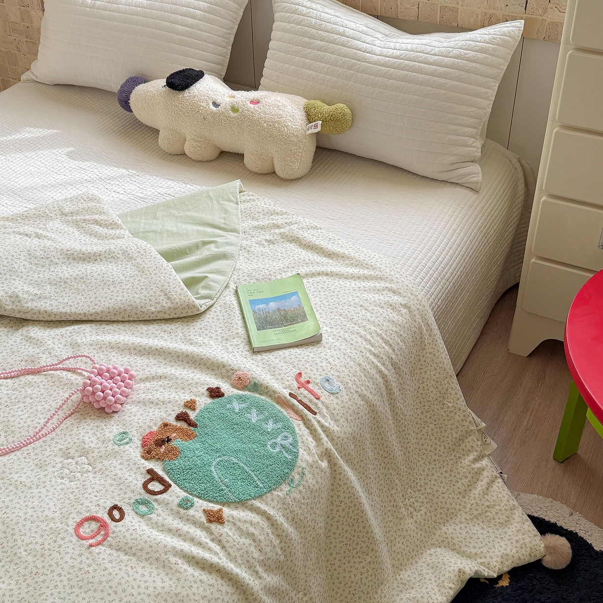 91家纺网 家纺一手货源 找家纺 有货 2026新款棉麻提花印花毛巾绣夏被春秋被被子被芯-甜趣 青苹果熊