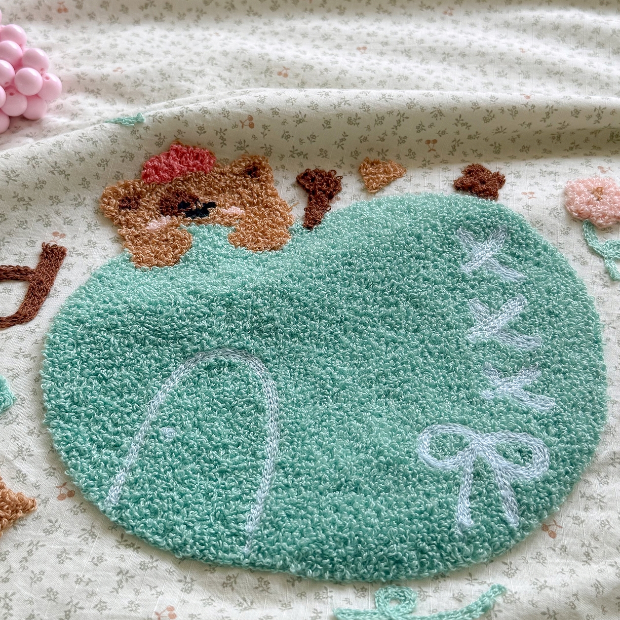 91家纺网 家纺一手货源 找家纺 有货 2026新款棉麻提花印花毛巾绣夏被春秋被被子被芯-甜趣 青苹果熊