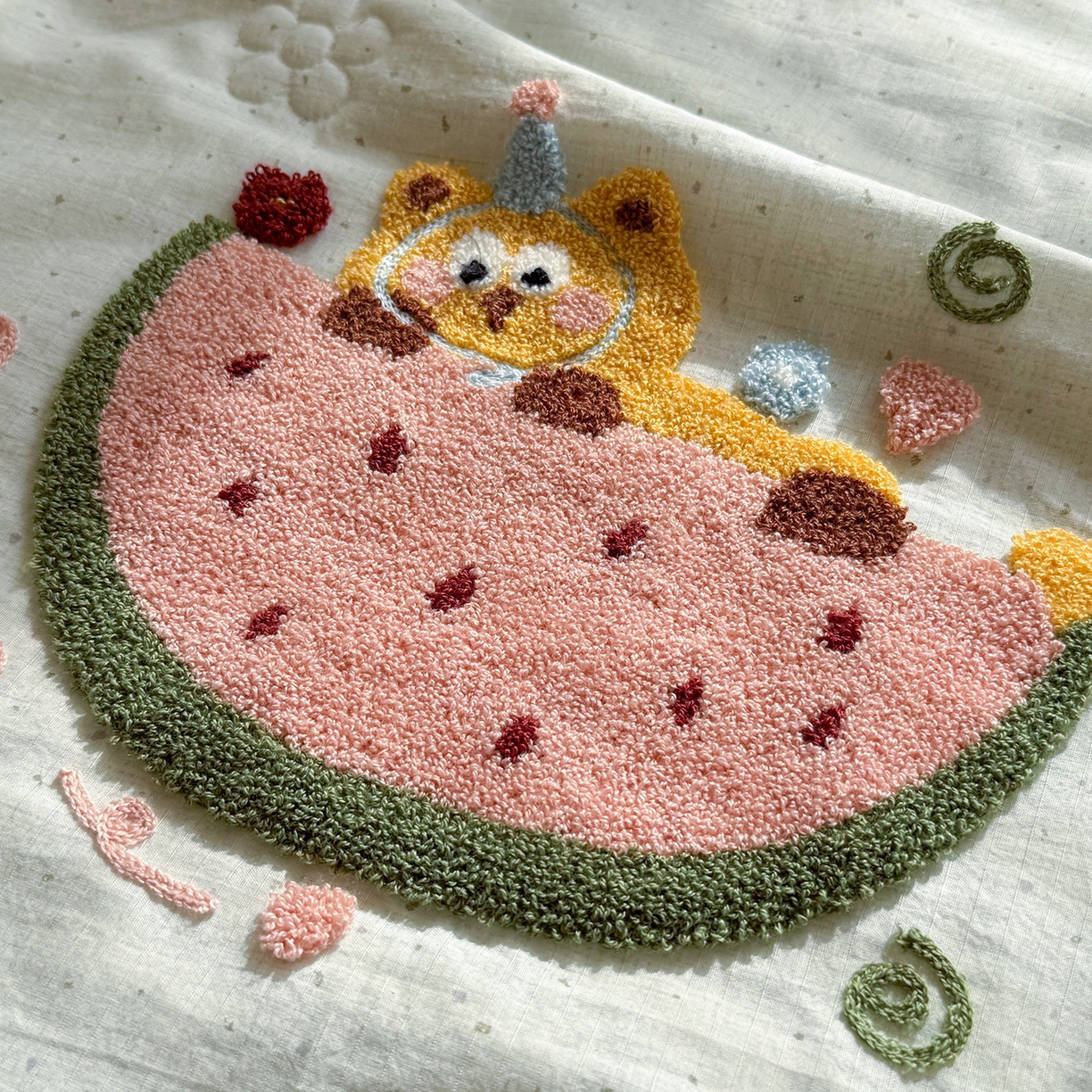 91家纺网 家纺一手货源 找家纺 有货 2026新款棉麻提花印花毛巾绣夏被春秋被被子被芯-甜趣 西瓜猫