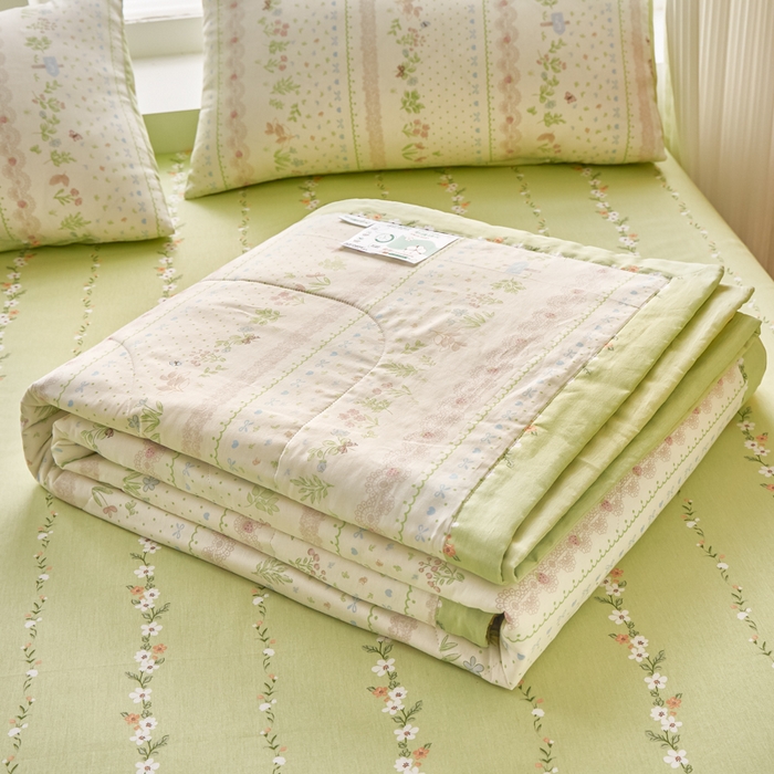 91家纺网 家纺一手货源 找家纺 蓝雀翎 2025新款全棉印花新疆棉花夏被 丛林夏梦