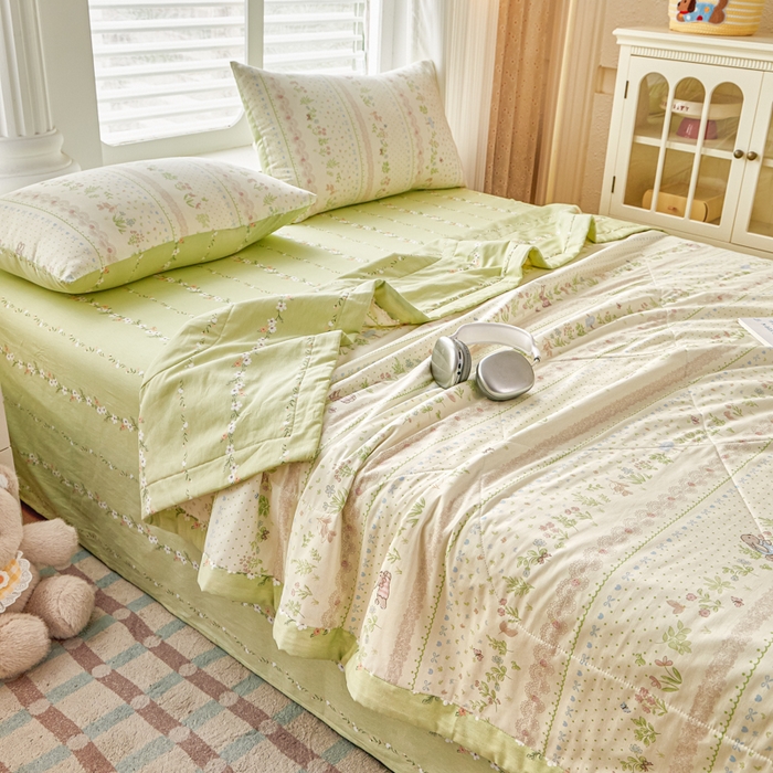 91家纺网 家纺一手货源 找家纺 蓝雀翎 2025新款全棉印花新疆棉花夏被 丛林夏梦