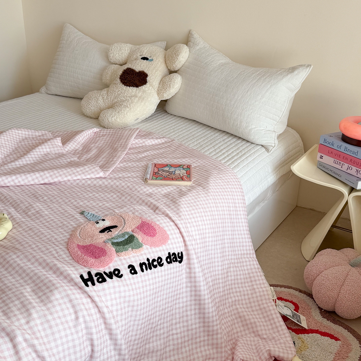 91家纺网 家纺一手货源 找家纺 有货 2026新款全棉双层纱毛巾绣夏被春秋被被子被芯-森林萌宠 大耳粉兔