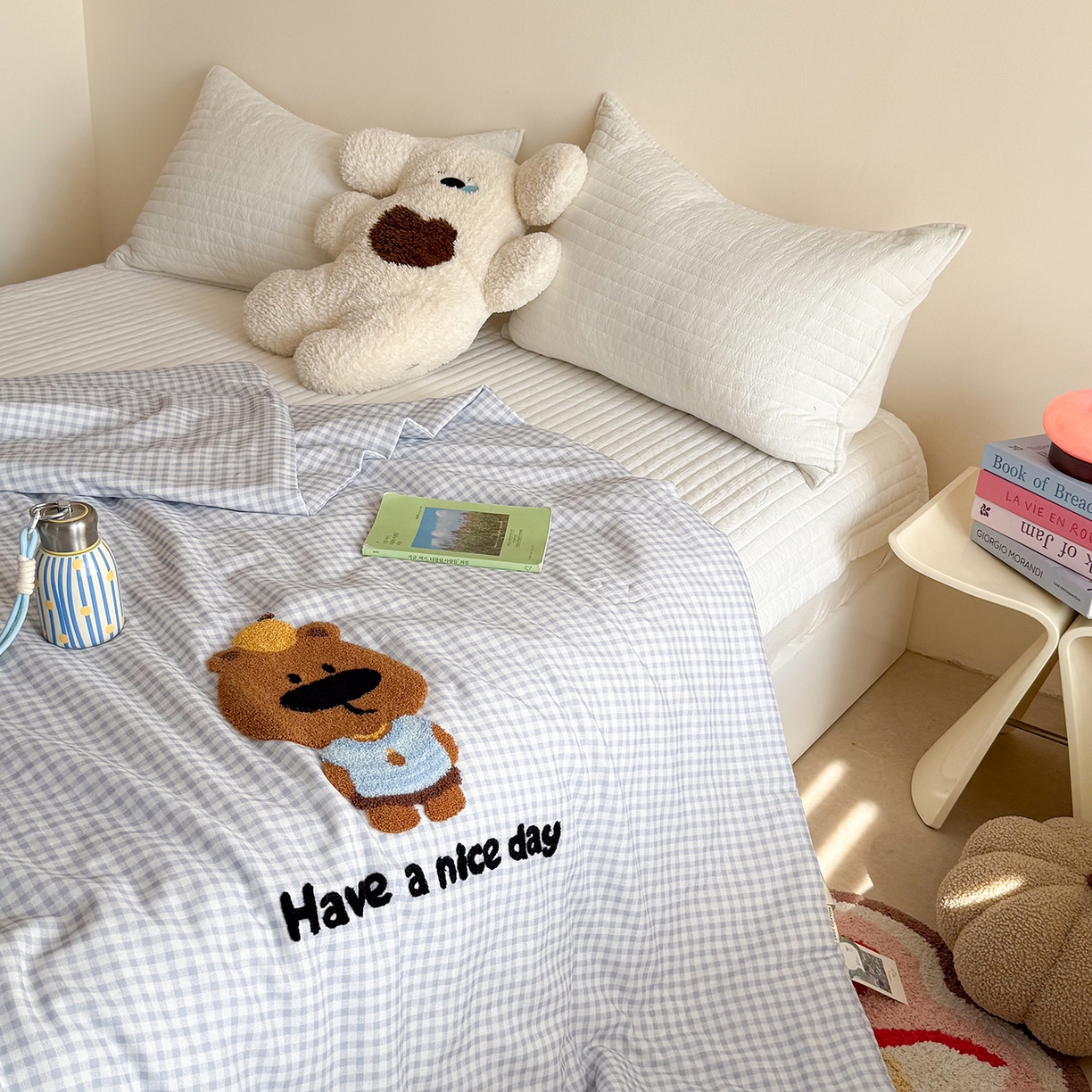 91家纺网 家纺一手货源 找家纺 有货 2026新款全棉双层纱毛巾绣夏被春秋被被子被芯-森林萌宠 佛系水豚