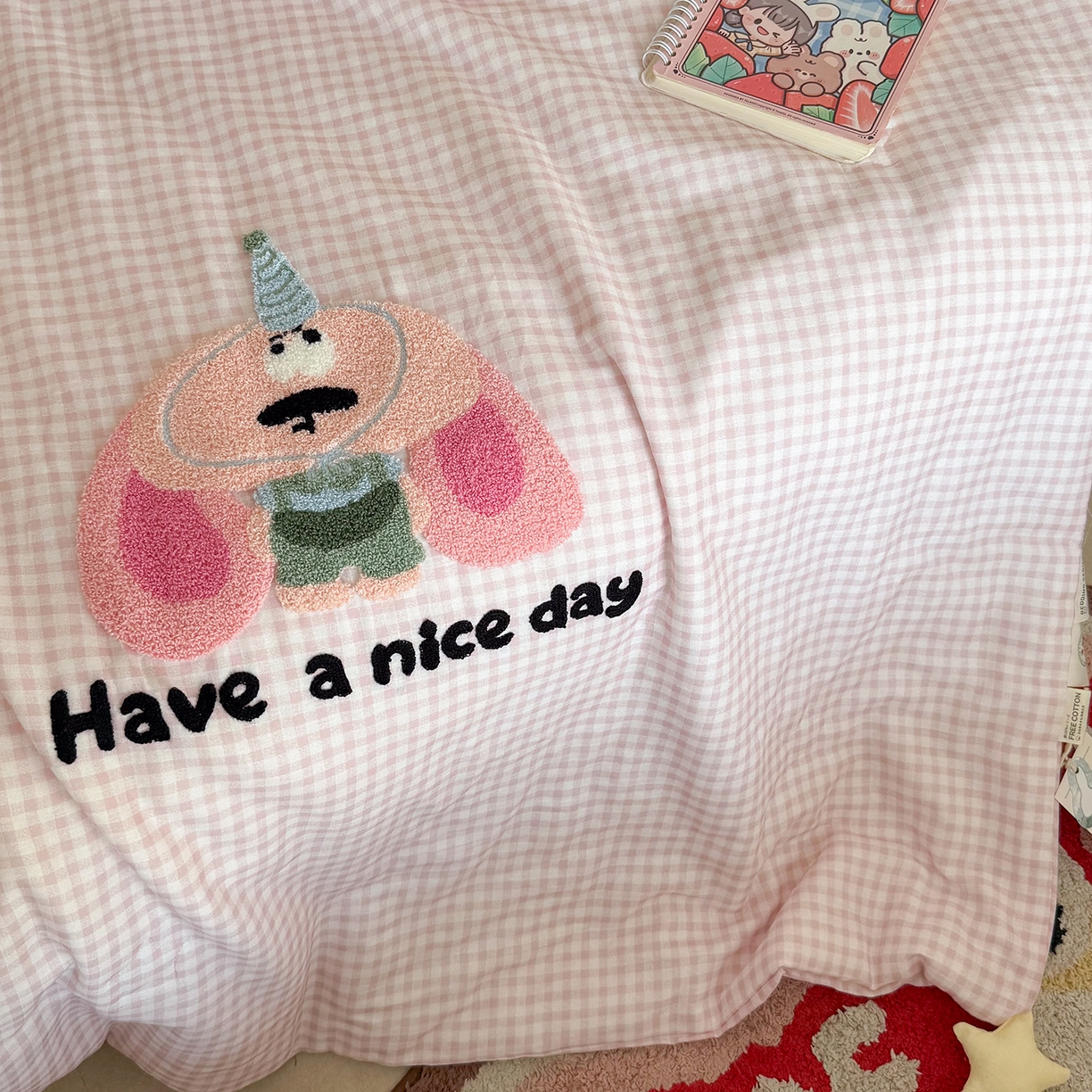 91家纺网 家纺一手货源 找家纺 有货 2026新款全棉双层纱毛巾绣夏被春秋被被子被芯-森林萌宠 大耳粉兔