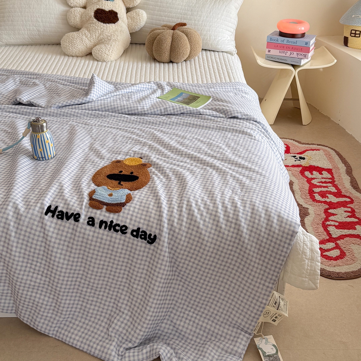 91家纺网 家纺一手货源 找家纺 有货 2026新款全棉双层纱毛巾绣夏被春秋被被子被芯-森林萌宠 佛系水豚