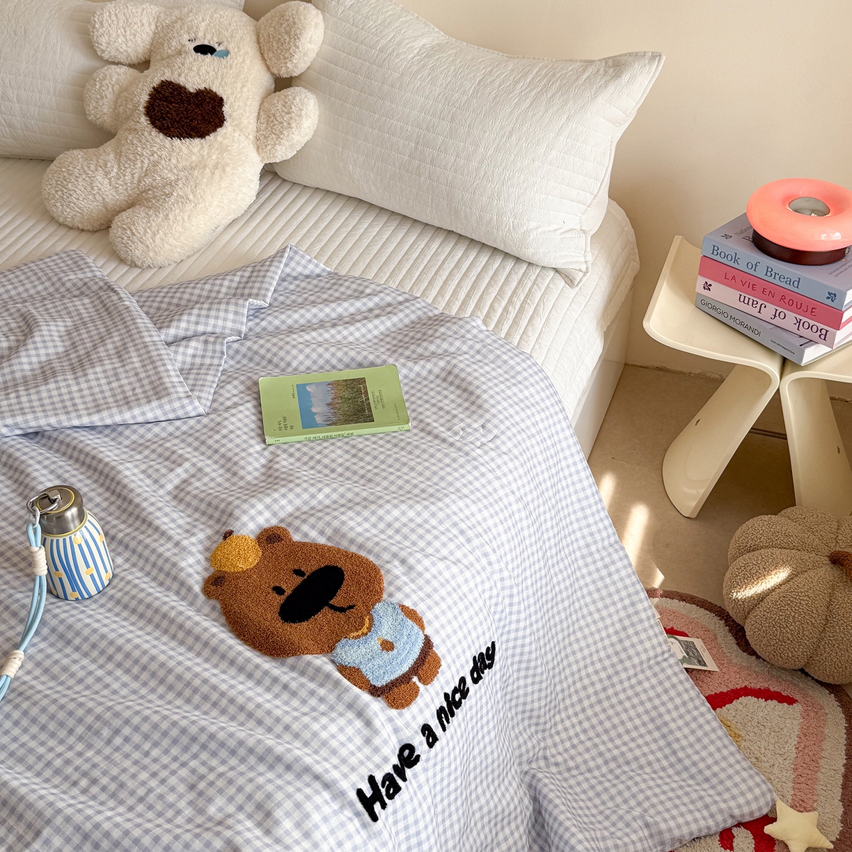 91家纺网 家纺一手货源 找家纺 有货 2026新款全棉双层纱毛巾绣夏被春秋被被子被芯-森林萌宠 佛系水豚