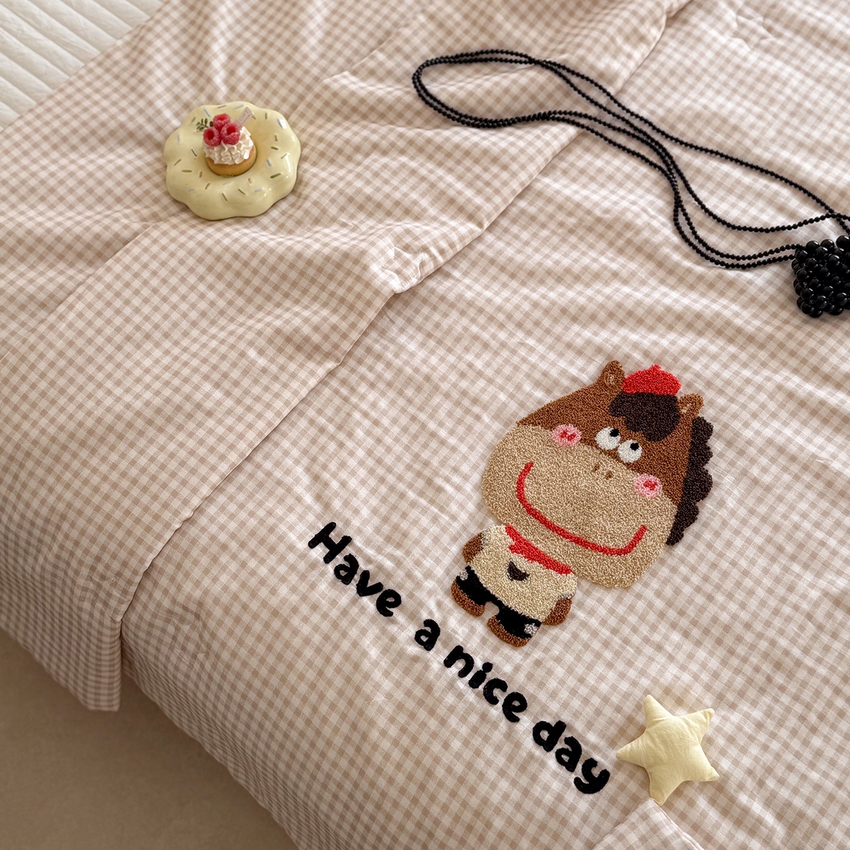 91家纺网 家纺一手货源 找家纺 有货 2026新款全棉双层纱毛巾绣夏被春秋被被子被芯-森林萌宠 马小帅