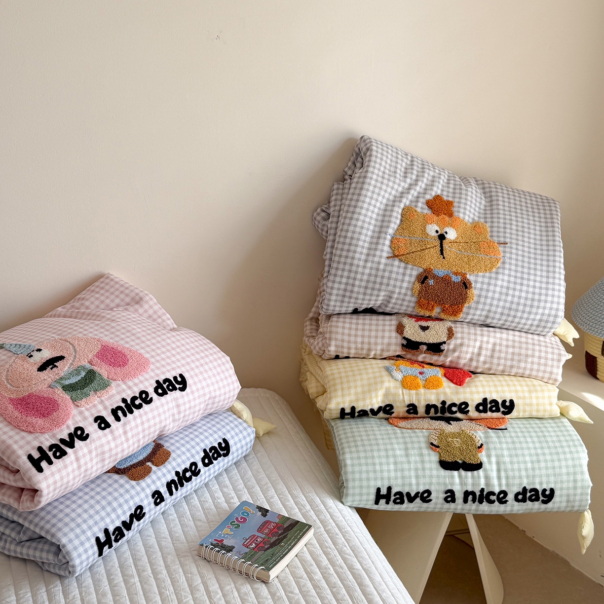 91家纺网 家纺一手货源 找家纺 有货 2026新款全棉双层纱毛巾绣夏被春秋被被子被芯-森林萌宠 组合