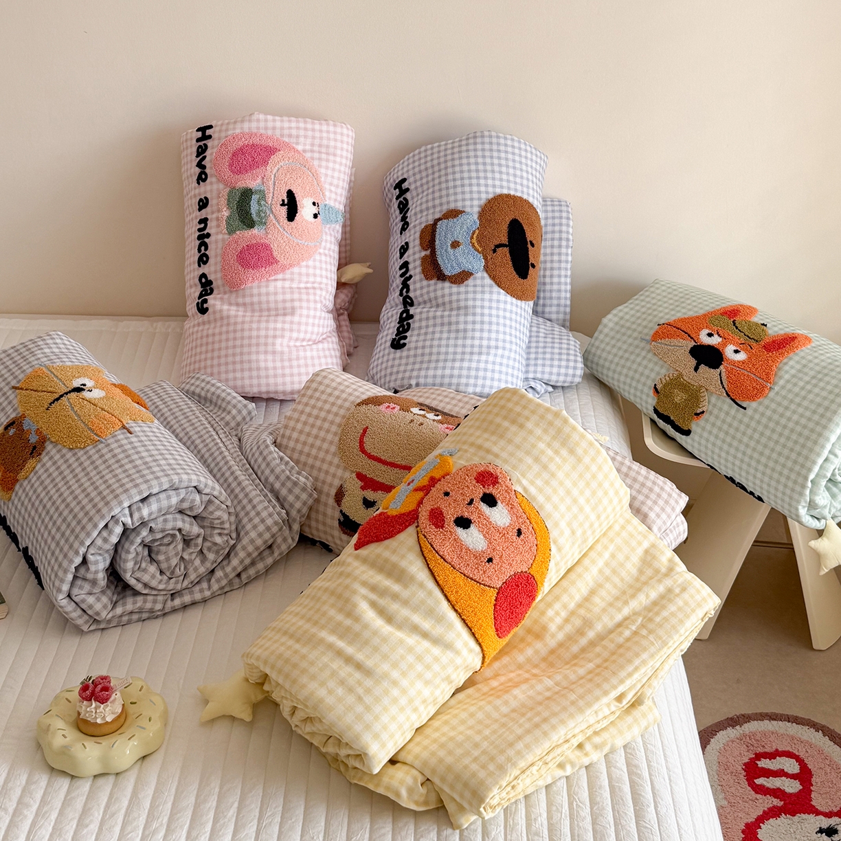 91家纺网 家纺一手货源 找家纺 有货 2026新款全棉双层纱毛巾绣夏被春秋被被子被芯-森林萌宠 组合