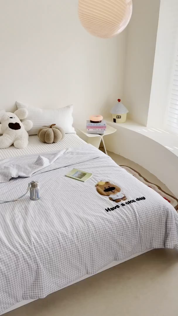 91家纺网 家纺一手货源 找家纺 有货 2026新款全棉双层纱毛巾绣夏被春秋被被子被芯-森林萌宠 佛系水豚