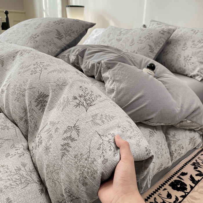 91家纺网 家纺一手货源 找家纺 红日子纺织品 2026春夏云感复古+小清新皱皱纱四件套 摇曳-灰