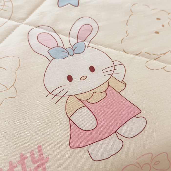 91家纺网 家纺一手货源 找家纺 蓝雀翎 2025新款全棉印花新疆棉花夏被 凯蒂宝贝