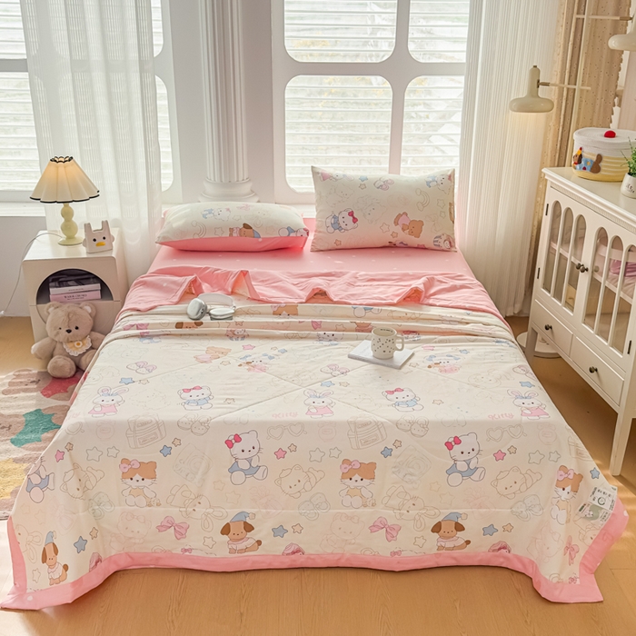 91家纺网 家纺一手货源 找家纺 蓝雀翎 2025新款全棉印花新疆棉花夏被 凯蒂宝贝