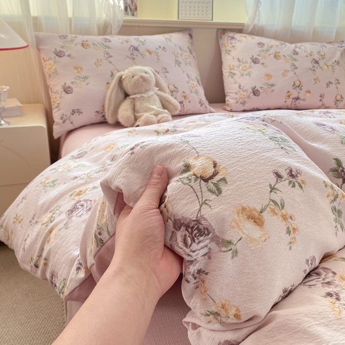 91家纺网 家纺一手货源 找家纺 红日子纺织品 2026春夏云感复古+小清新皱皱纱四件套 半岛花园