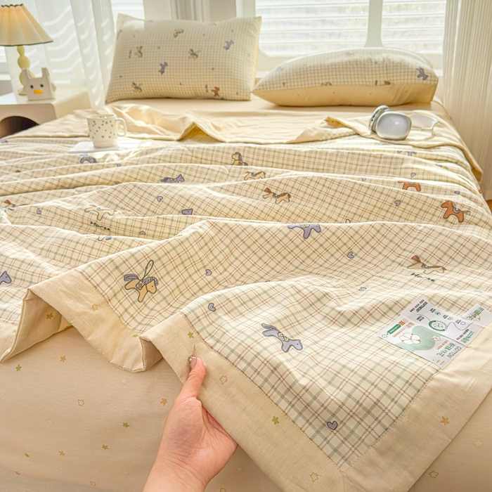 91家纺网 家纺一手货源 找家纺 蓝雀翎 2025新款全棉印花新疆棉花夏被 马到成功