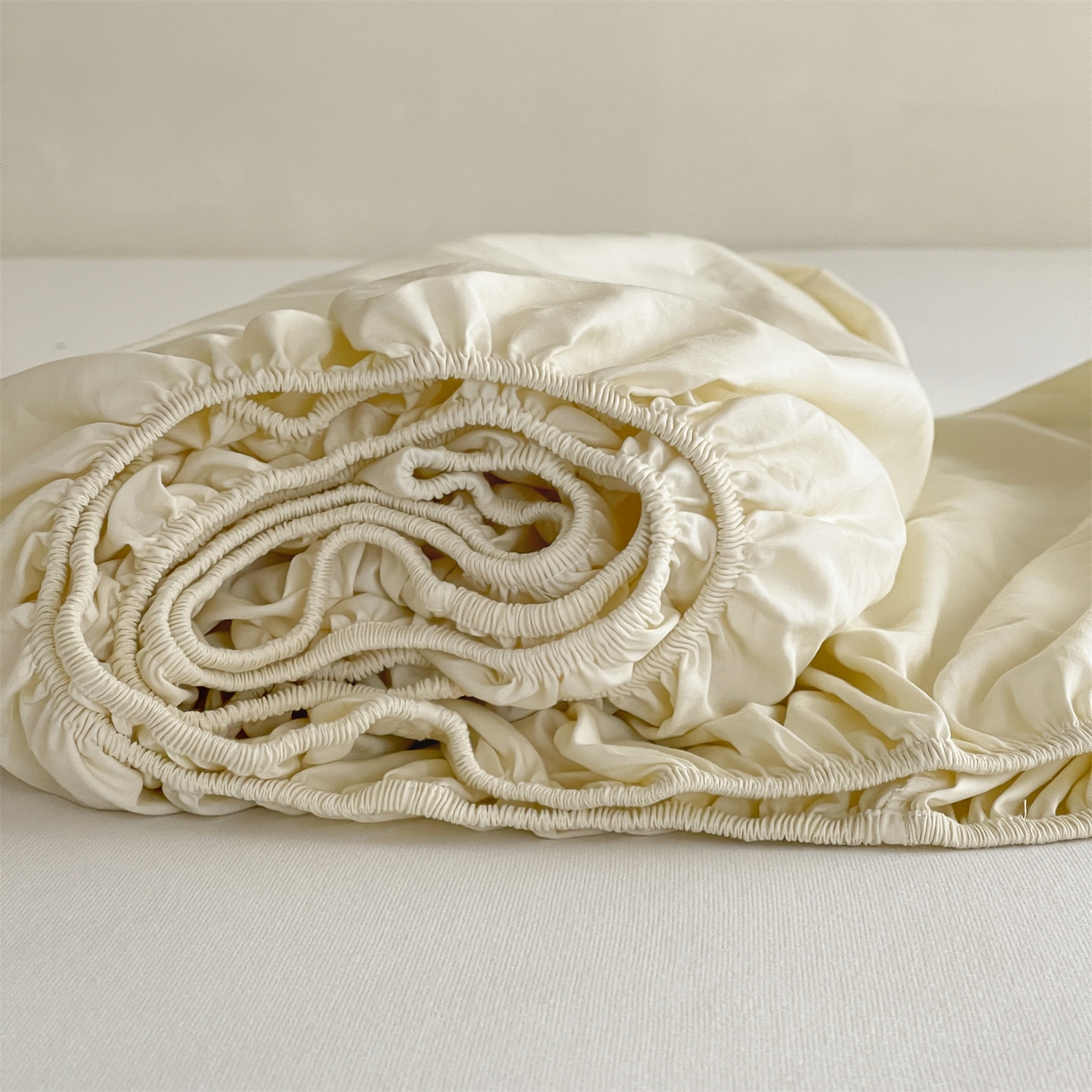 91家纺网 家纺一手货源 找家纺 三味舒屋 2026新款初色系列全棉水洗棉系列单品床笠（平台券后单品利润不低于45元/套件利润不低于120元 谢谢配合） 奶昔白