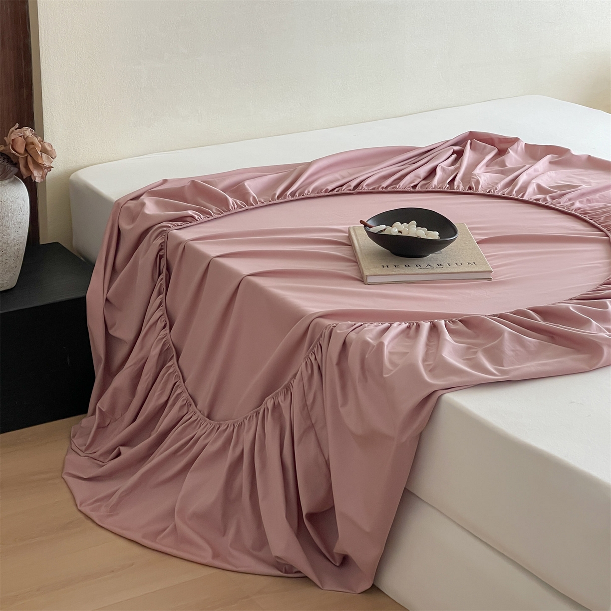 91家纺网 家纺一手货源 找家纺 三味舒屋 2026新款初色系列全棉水洗棉系列单品床笠（平台券后单品利润不低于45元/套件利润不低于120元 谢谢配合） 蔷薇粉