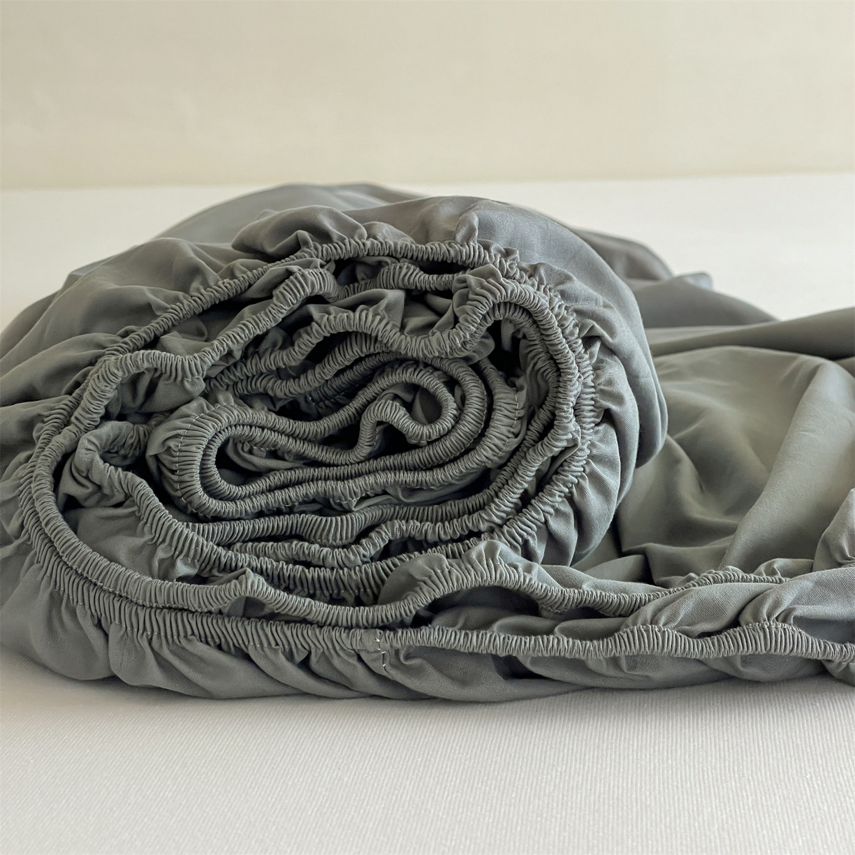 91家纺网 家纺一手货源 找家纺 三味舒屋 2026新款初色系列全棉水洗棉系列单品床笠（平台券后单品利润不低于45元/套件利润不低于120元 谢谢配合） 石墨灰