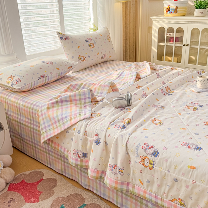 91家纺网 家纺一手货源 找家纺 蓝雀翎 2025新款全棉印花新疆棉花夏被 甜蜜小兔