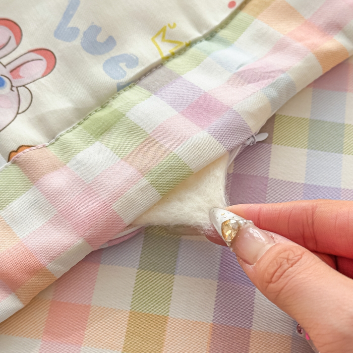 91家纺网 家纺一手货源 找家纺 蓝雀翎 2025新款全棉印花新疆棉花夏被 甜蜜小兔