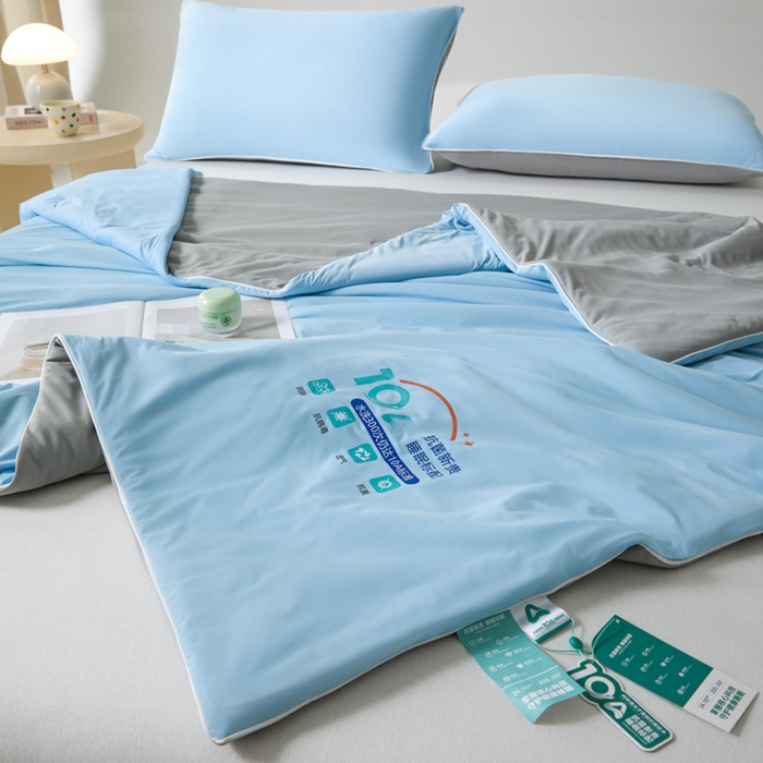 91家纺网 家纺一手货源 找家纺 宝士康家纺 2026春夏新款10A抗菌凉感丝夏被夏凉被空调被 天蓝云灰