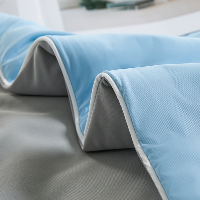 91家纺网 家纺一手货源 找家纺 宝士康家纺 2026春夏新款10A抗菌凉感丝夏被夏凉被空调被 天蓝云灰