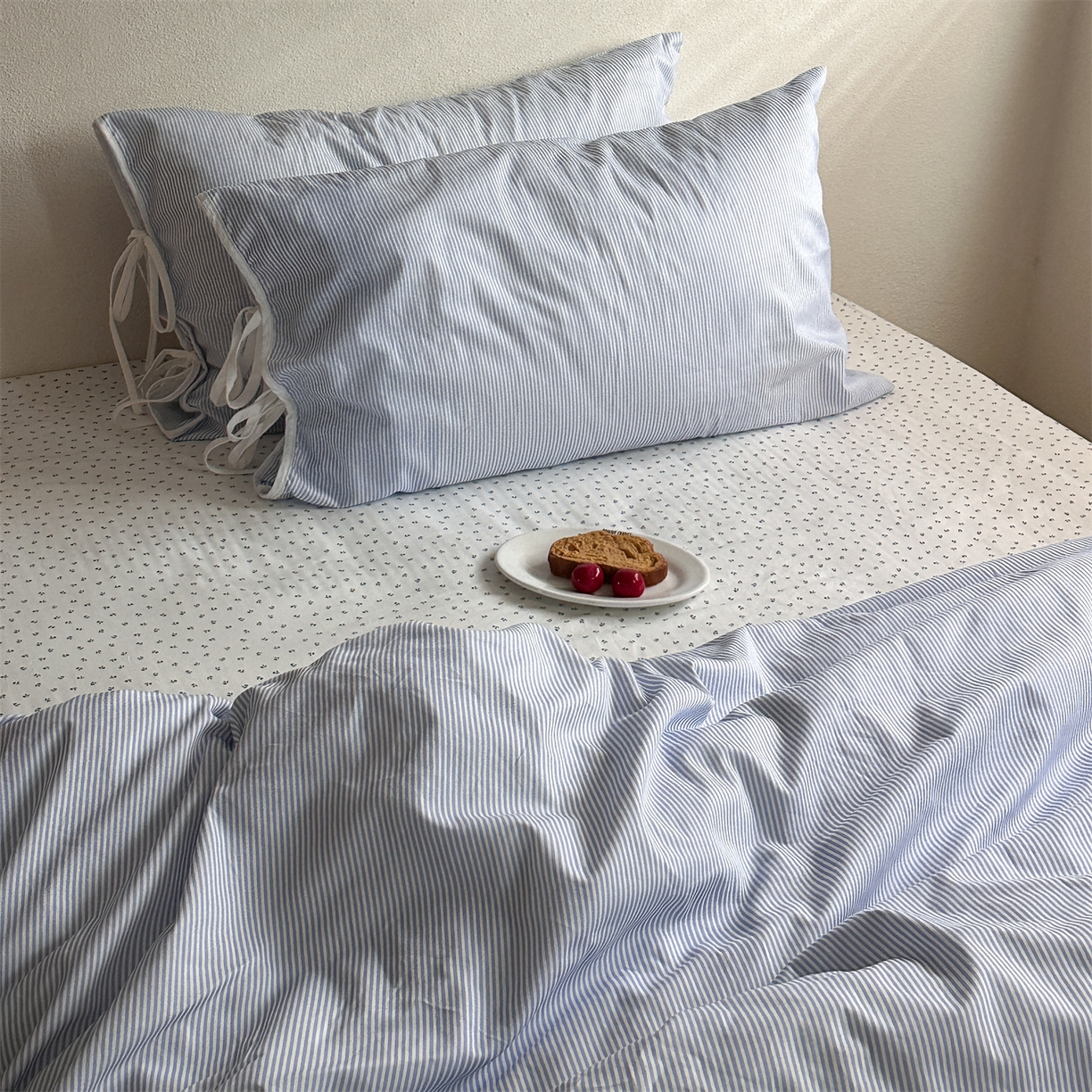 91家纺网 家纺一手货源 找家纺 （总）恋恋三季 2026新款40支纯棉绑带款四件套-星蓝霜糖系列 （套件会员-5 全平台控价：188/228/248 ）