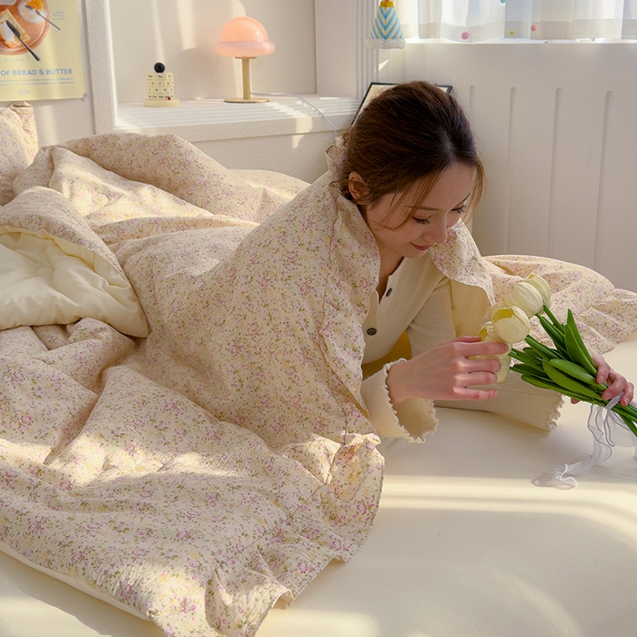 91家纺网 家纺一手货源 找家纺 默忆 2026新款A类韩版花边木棉夏被夏凉被空调被被子被芯 紫色花丛