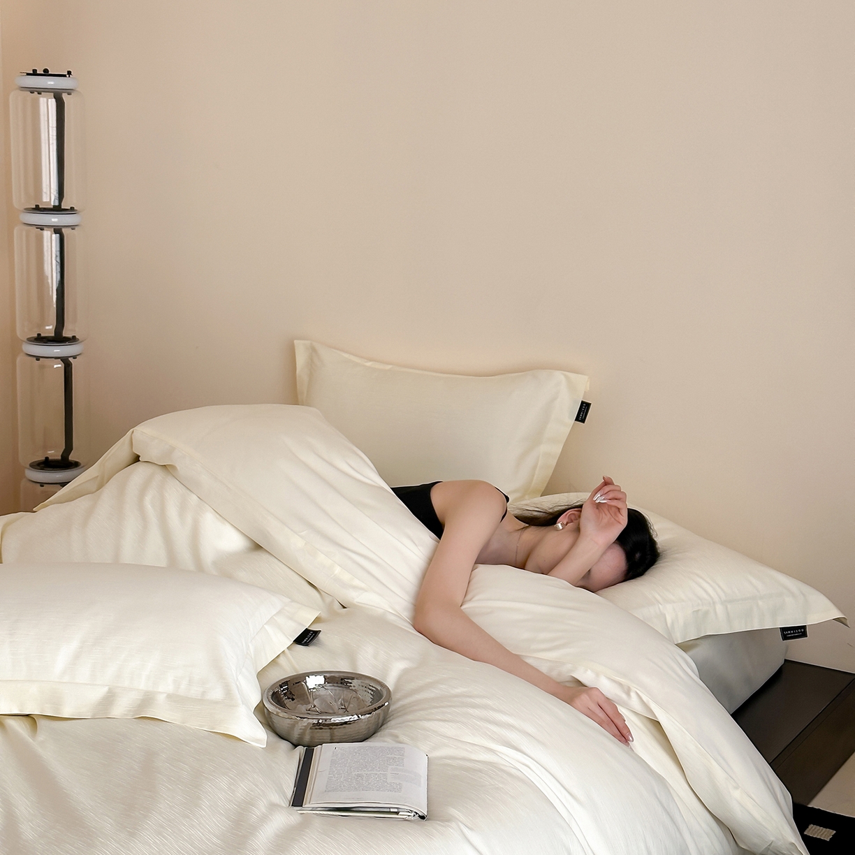 91家纺网 家纺一手货源 找家纺 三味舒屋 2026新款长绒棉全棉提花四件套-尼亚系列拍法二 尼亚象牙色