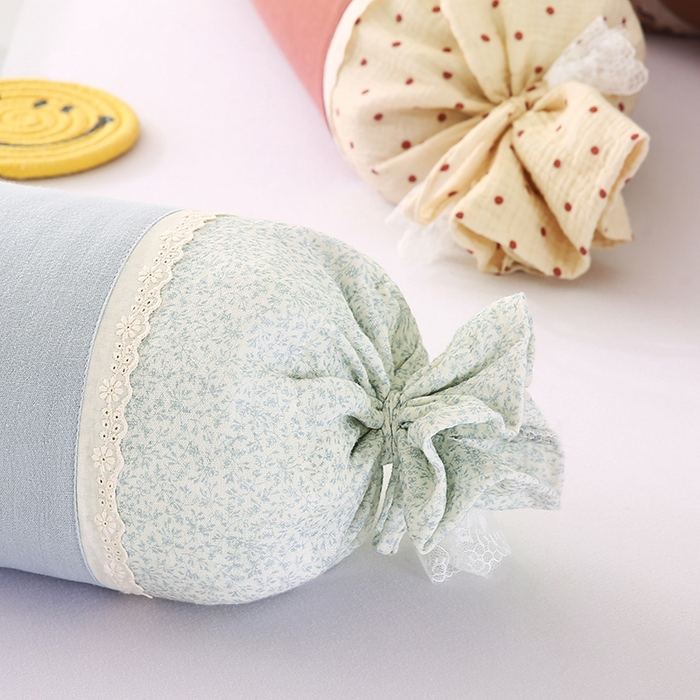 91家纺网 家纺一手货源 找家纺 蔻眠 绑带款全棉皱皱纱荞麦枕头糖果牵引护颈枕芯 天蓝