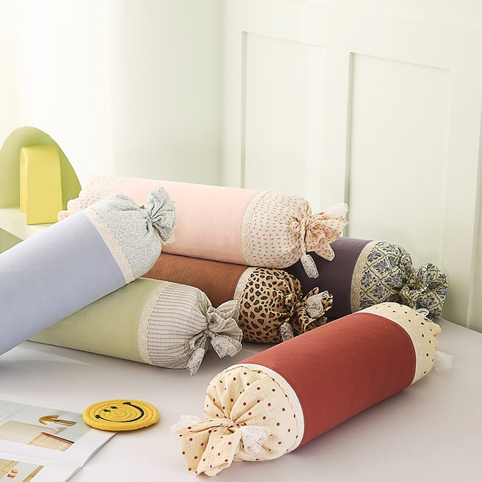 91家纺网 家纺一手货源 找家纺 蔻眠 绑带款全棉皱皱纱荞麦枕头糖果牵引护颈枕芯 主图